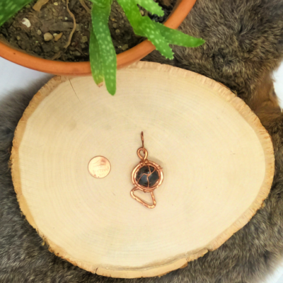 garnet stone pendant